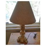 T - ORNATE VINTAGE TABLE LAMP (F25)