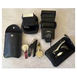 T - VIVITAR FLASH & BADGE MAKERS LOT (L107)