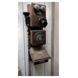 T - ANTIQUE WOODEN CRANK WALL TELEPHONE (Y2)