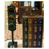 T - TRAFFIC LIGHT & BOOK SAFE DECOR (L34)