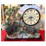 T - WILDLIFE BEAR CLOCK SCENE (L117)