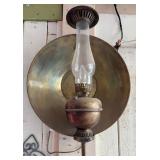 T - VINTAGE WALL MOUNT OIL LAMP (Y10)