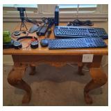 T - TECH ACCESSORY LOT ON CARVED WOOD TABLE (F11)
