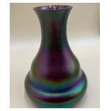 P - VINTAGE IRIDESCENT ART GLASS VASE 5'T (181)
