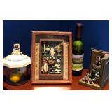 B - WINE DECOR W/FIGURINES (A18)