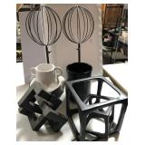 43 - NEW WMC DISPLAY STANDS, DECOR SCULPTURES