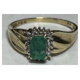 10KT GOLD EMERALD & DIAMOND RING 2.60GRS