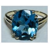 10KT GOLD TOPAZ RING 3.10GRS