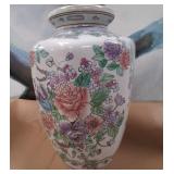 303 - CHINESE PORCELAIN DECORATIVE VASE 12'T (N99)