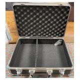 28 - EQUIPMENT CASE (B47)