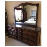R - DREXEL DRESSER WITH MIRROR (M67)