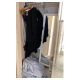 R - MIXED LOT OF CLOTHING, MIRROR, BEDDING (C10)