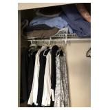 R - MIXED LOT OF WOMEN'S CLOTHING & PILLOWS (M58)