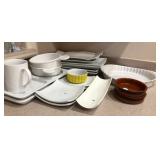 R - MIXED LOT OF DISHWARE (K19)