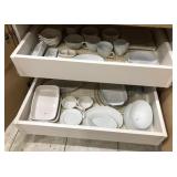 R - MIXED LOT OF WHITE DISHWARE (K4)