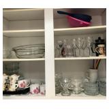 Q - MIXED LOT OF GLASSWARE, MUGS, MORE (K25)