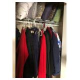 R - MIXED LOT OF WOMEN'S CLOTHING & PILLOWS (M60)