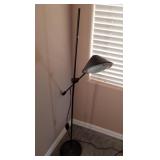 Q - ADJUSTABLE FLOOR LAMP (O6)