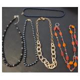 R - LOT OF COSTUME JEWELRY NECKLACES (J15)