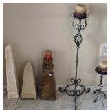 R - MIXED LOT CANDLE HOLDERS, DECORATIVE PLINTHS