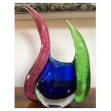 W - ART GLASS SCULPTURAL VASE (L87)