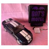 W - 2007 FORD MUSTANG & BAT'S MOTEL SIGN (G40)