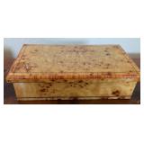 W - VINTAGE KEEPSAKE BOX (L62)