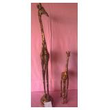 W - TWO GIRAFFE STATUETTES MAX 39'T (G11)