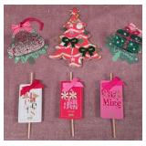 8 - FESTIVE CHRISTMAS TAGS WITH DECORATIVE BOWS
