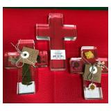 43 - DECORATIVE RESIN PRESSED FLOWER CROSSES (K252