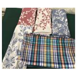 43 - DECORATIVE FABRIC NAPKIN SET (K25)