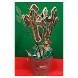 43 - DECORATIVE METAL PLANT STAKES (K218)