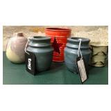 43 - ASSORTED CERAMIC DECOR VASES (K35)