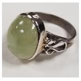 700 - STERLING SILVER RING SIZE 8.5 (E4)