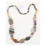 700 - POLISHED GEMSTONE NECKLACE (E119)