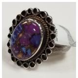 700 - STERLING SILVER RING SIZE 8.5 (E5)