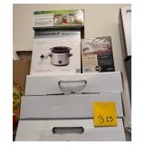 T - SOUP MUG SET, SLOW COOKER, GRAVY BOAT & MORE