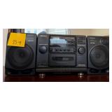 T - SONY PORTABLE STEREO (B4)