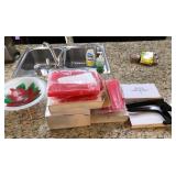 T - CHRISTMAS SERVEWARE, TABLE LINENS (L140)