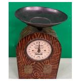 440 - VINTAGE VICTORY V HOUSEHOLD SCALE (A24)