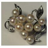 818 - STERLING SILVER & PEARLS BROOCH (18)