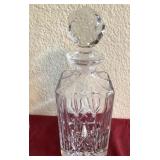 U - VINTAGE CRYSTAL DECANTER (L88)