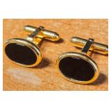 U - PAIR OF CHRISTIAN DIOR CUFFLINKS (42)