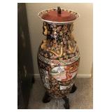 U - VINTAGE JAPANESE PORCELAIN VASE 29'T (K221)