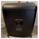U - STAPLES PAPER SHREDDER (C15)