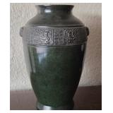 U - VINTAGE VASE 9'T (B10)