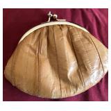 U - VINTAGE LEATHER COIN PURSE (L61)