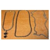 U - LOT OF COSTUME JEWELRY NECKLACES (34)