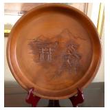 U - COLLECTIBLE PLATE WITH STAND (L31)