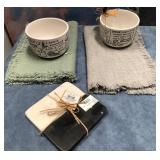 43 - PLACEMATS,SOUP BOWLS AND HOT PLATE(D196)